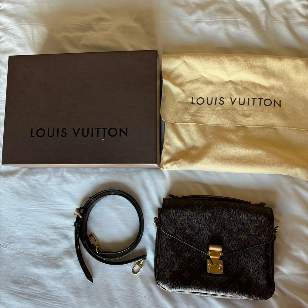 Louis Vuitton Pochette Métis - Picture 2 of 13